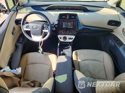 Zdjęcie 8 z 12 samochodu: 2018 TOYOTA PRIUS TWO VIN:JTDKBRFU0J3070468 - miniatura