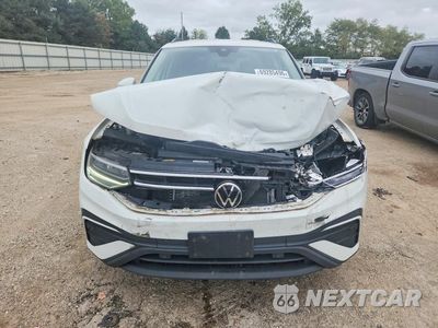 Piąte zdjęcie samochodu w środku: 2024 VOLKSWAGEN TIGUAN S VIN:3VVFB7AX2RM008850 - miniatura