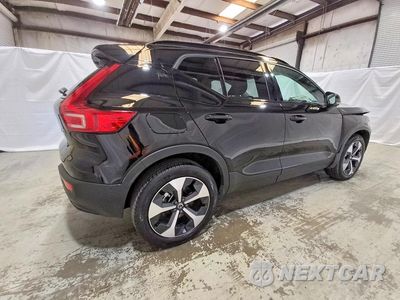 Trzecie zdjęcie samochodu z tyłu: 2026 VOLVO XC40 PLUS VIN:YV4L12UC6T2804657 - miniatura