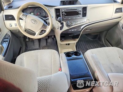Zdjęcie 8 z 14 samochodu: 2013 TOYOTA SIENNA LE VIN:5TDKK3DC1DS389954 - miniatura