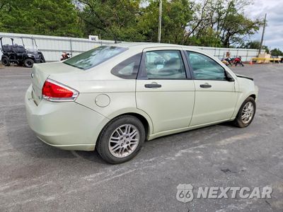 Trzecie zdjęcie samochodu z tyłu: 2010 FORD FOCUS SE VIN:1FAHP3FN3AW117336 - miniatura