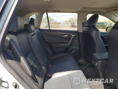 Zdjęcie 11 z 13 samochodu: 2021 TOYOTA RAV4 XLE PREMIUM VIN:JTMA1RFV5MD076837 - miniatura