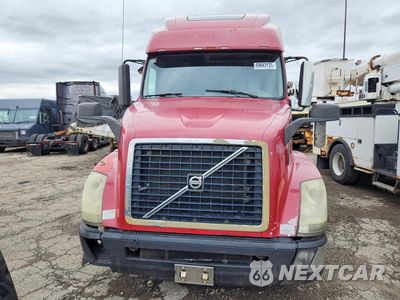Piąte zdjęcie samochodu w środku: 2009 VOLVO VNL SEMI TRUCK VIN:4V4NC9TH19N271219 - miniatura