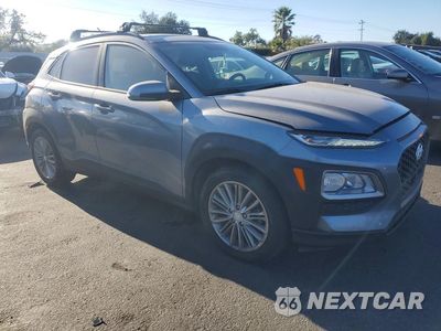 Czwarte zdjęcie samochodu z boku: 2018 HYUNDAI KONA SEL VIN:KM8K22AA8JU089912 - miniatura