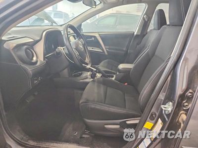 Zdjęcie 7 z 13 samochodu: 2016 TOYOTA RAV4 HV XLE VIN:JTMRJREV4GD037732 - miniatura