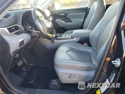 Zdjęcie 7 z 13 samochodu: 2021 TOYOTA HIGHLANDER XLE VIN:5TDHZRBH9MS076187 - miniatura