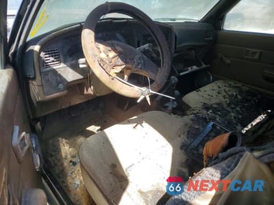 Zdjęcie 8 z 12 samochodu: 1989 TOYOTA PICKUP DELUXE V6 VIN:JT4VN01D7K6005902 - miniatura