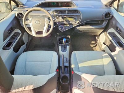 Zdjęcie 8 z 12 samochodu: 2013 TOYOTA PRIUS C ONE VIN:JTDKDTB35D1548548 - miniatura
