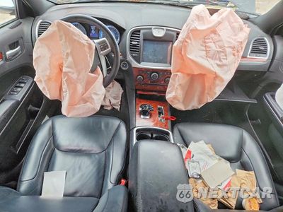 Zdjęcie 8 z 12 samochodu: 2013 CHRYSLER 300 VIN:2C3CCAAG6DH600405 - miniatura