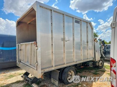 Trzecie zdjęcie samochodu z tyłu: 2019 CHEVROLET 4500 CHIPPER TRUCK VIN:54DCDW1B4KS805426 - miniatura