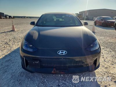 Piąte zdjęcie samochodu w środku: 2023 HYUNDAI IONIQ 6 LIMITED VIN:KMHM54AA0PA047787 - miniatura
