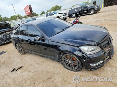 Czwarte zdjęcie samochodu z boku: 2013 MERCEDES-BENZ C 300 4MATIC VIN:WDDGF8AB7DG147737 - miniatura