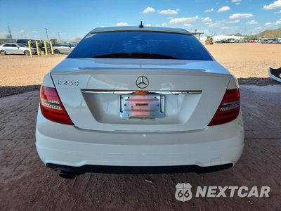 Zdjęcie 6 z 13 samochodu: 2013 MERCEDES-BENZ C 250 VIN:WDDGF4HBXDR301408 - miniatura