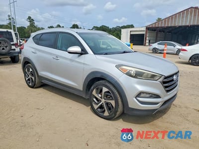 Czwarte zdjęcie samochodu z boku: 2016 HYUNDAI TUCSON SPORT VIN:KM8J33A26GU192374 - miniatura
