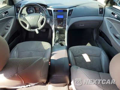 Zdjęcie 8 z 12 samochodu: 2013 HYUNDAI SONATA SE VIN:5NPEC4AC6DH788840 - miniatura