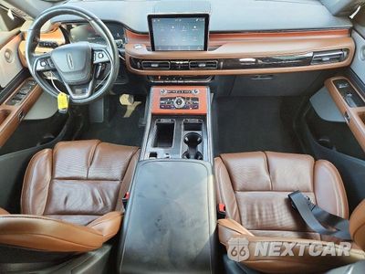 Zdjęcie 8 z 12 samochodu: 2023 LINCOLN AVIATOR RESERVE VIN:5LM5J7XC9PGL14915 - miniatura