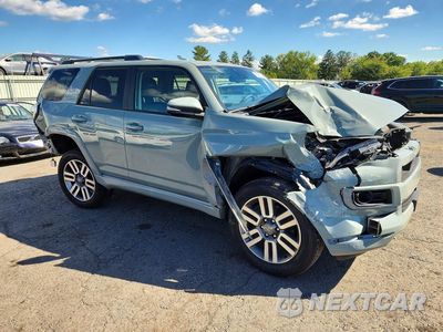 Czwarte zdjęcie samochodu z boku: 2022 TOYOTA 4RUNNER TRD SPORT VIN:JTESU5JR8N6055805 - miniatura