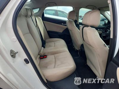 Zdjęcie 10 z 12 samochodu: 2016 HONDA CIVIC LX VIN:19XFC2F57GE233715 - miniatura