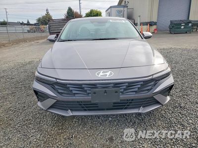 Piąte zdjęcie samochodu w środku: 2025 HYUNDAI ELANTRA LIMITED VIN:KMHLN4DJ0SU153106 - miniatura