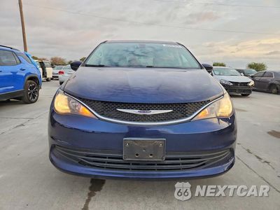 Piąte zdjęcie samochodu w środku: 2019 CHRYSLER PACIFICA LX VIN:2C4RC1CG7KR629664 - miniatura