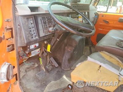 Zdjęcie 8 z 12 samochodu: 2001 INTERNATIONAL 2000 2574 VIN:1HTGEAHR11H369528 - miniatura