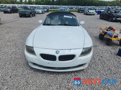 Piąte zdjęcie samochodu w środku: 2008 BMW Z4 3.0 VIN:4USBU33578LW75323 - miniatura