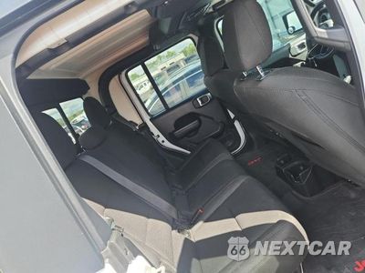 Zdjęcie 10 z 12 samochodu: 2023 JEEP GLADIATOR SPORT VIN:1C6HJTAG8PL570101 - miniatura