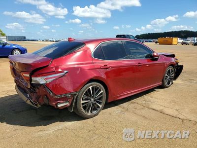 Trzecie zdjęcie samochodu z tyłu: 2018 TOYOTA CAMRY XSE VIN:4T1B61HKXJU571942 - miniatura