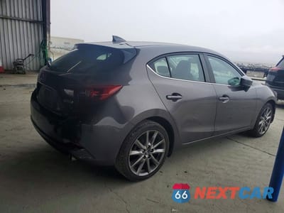 Trzecie zdjęcie samochodu z tyłu: 2018 MAZDA 3 GRAND TOURING VIN:3MZBN1M36JM189589 - miniatura