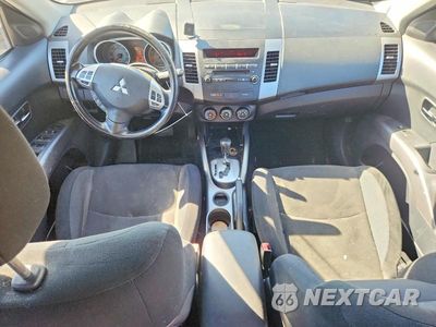 Zdjęcie 8 z 13 samochodu: 2009 MITSUBISHI OUTLANDER ES VIN:JA4LS21W39Z011437 - miniatura