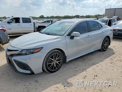 2023 TOYOTA CAMRY SE 4T1G11AK5PU121333 - główne zdjęcie licytacji z USA - miniatura