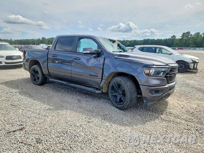 Czwarte zdjęcie samochodu z boku: 2020 RAM 1500 BIG HORN/LONE STAR VIN:1C6SRFFTXLN104304 - miniatura