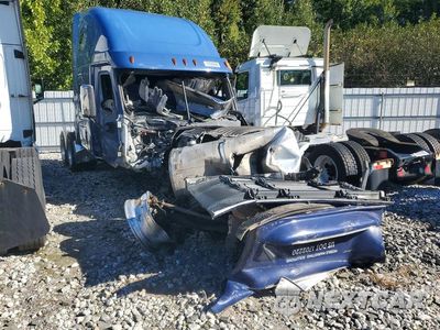 Czwarte zdjęcie samochodu z boku: 2017 FREIGHTLINER CASCADIA 125 SEMI TRUCK VIN:3AKJGLDR0HSHX7850 - miniatura