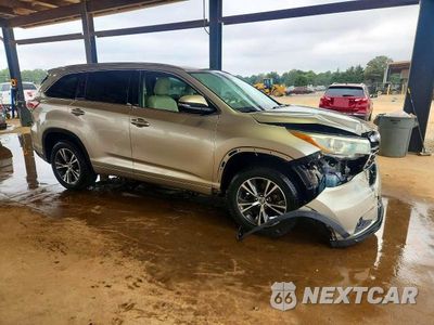 Czwarte zdjęcie samochodu z boku: 2016 TOYOTA HIGHLANDER XLE VIN:5TDKKRFH7GS151509 - miniatura