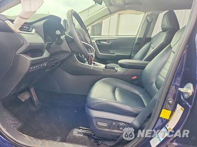 Zdjęcie 7 z 13 samochodu: 2020 TOYOTA RAV4 XLE PREMIUM VIN:JTMA1RFV8LD051753 - miniatura