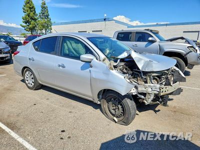 Czwarte zdjęcie samochodu z boku: 2015 NISSAN VERSA 1.6 SV VIN:3N1CN7AP8FL841890 - miniatura