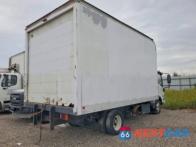 Trzecie zdjęcie samochodu z tyłu: 2017 ISUZU NPR HD BOX TRUCK VIN:JALC4W16XH7003190 - miniatura