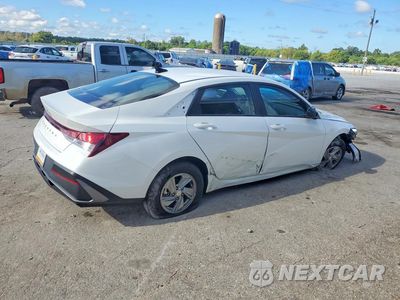 Trzecie zdjęcie samochodu z tyłu: 2026 HYUNDAI ELANTRA SE VIN:KMHLL4DG1TU236958 - miniatura