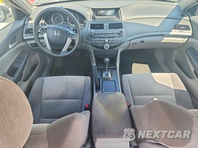 Zdjęcie 8 z 13 samochodu: 2008 HONDA ACCORD LXP VIN:1HGCP26428A023074 - miniatura