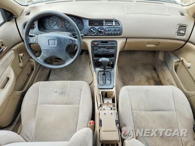 Zdjęcie 8 z 12 samochodu: 1996 HONDA ACCORD VALUE VIN:1HGCD5693TA269906 - miniatura