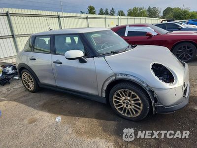 Czwarte zdjęcie samochodu z boku: 2025 MINI COOPER S VIN:WMW53GD05S2W45828 - miniatura