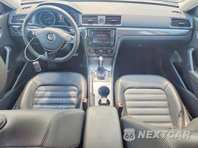 Zdjęcie 8 z 13 samochodu: 2017 VOLKSWAGEN PASSAT SEL PREMIUM VIN:1VWCT7A33HC078821 - miniatura