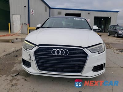 Piąte zdjęcie samochodu w środku: 2018 AUDI A3 PREMIUM VIN:WAUAUGFF7J1071802 - miniatura