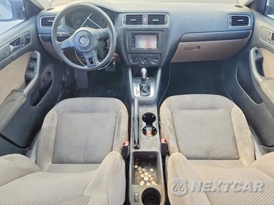 Zdjęcie 8 z 12 samochodu: 2012 VOLKSWAGEN JETTA BASE VIN:3VW2K7AJ7CM126681 - miniatura