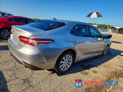 Trzecie zdjęcie samochodu z tyłu: 2020 TOYOTA CAMRY LE VIN:4T1C11AK3LU338193 - miniatura