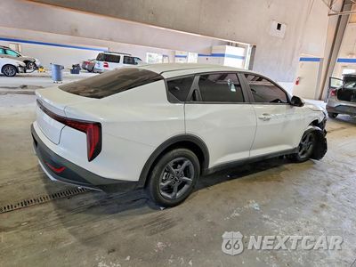 Trzecie zdjęcie samochodu z tyłu: 2026 KIA K4 LXS VIN:3KPFT4DE1TE368617 - miniatura