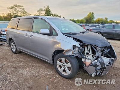 Czwarte zdjęcie samochodu z boku: 2012 TOYOTA SIENNA LE 8-PASSENGER VIN:5TDKA3DC6CS015745 - miniatura