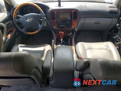 Zdjęcie 8 z 14 samochodu: 2002 LEXUS LX 470 VIN:JTJHT00W823522517 - miniatura