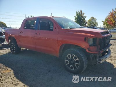 Czwarte zdjęcie samochodu z boku: 2017 TOYOTA TUNDRA SR5 VIN:5TFDY5F1XHX670665 - miniatura