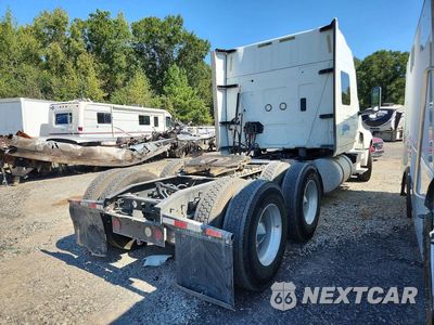 Trzecie zdjęcie samochodu z tyłu: 2019 INTERNATIONAL LT625 SEMI TRUCK VIN:3HSDZTZR6KN225664 - miniatura